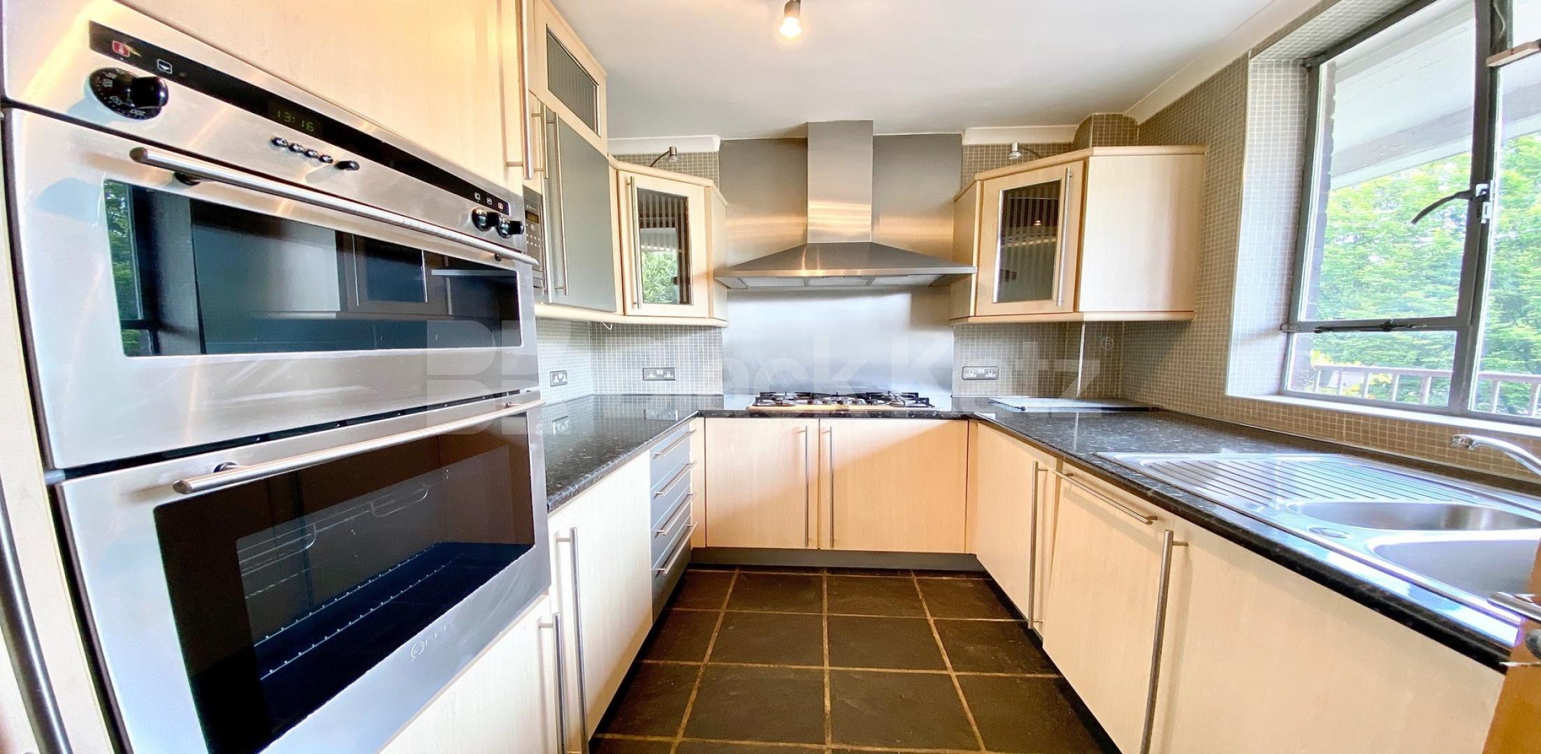 			VIDEO VIEWING AVAILABLE!, 2 Bedroom, 1 bath, 1 reception Apartment			 Cruikshank Street , ANGEL-KINGS CROSS